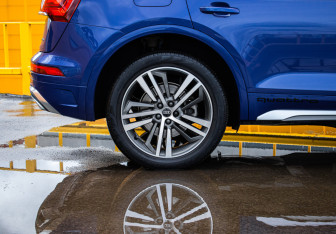 Подержанный автомобиль Audi Q5 2021 года (15 фото)