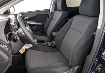 Подержанный автомобиль Toyota Corolla Sedan 2012 года (20 фото)