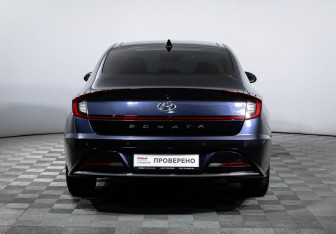 Подержанный автомобиль Hyundai Sonata 2019 года (6 фото)
