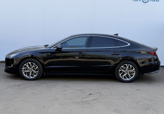 Подержанный автомобиль Hyundai Sonata 2021 года (8 фото)