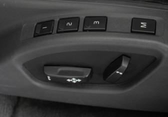 Подержанный автомобиль Volvo XC60 2010 года (13 фото)