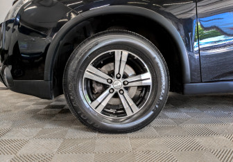 Подержанный автомобиль Mitsubishi Outlander 2014 года (18 фото)