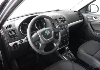 Подержанный автомобиль Skoda Yeti 2013 года (9 фото)