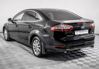 Подержанный автомобиль Ford Mondeo Sedan 2013 года (7 фото)