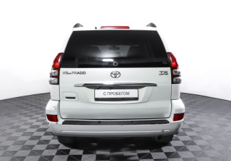 Подержанный автомобиль Toyota Land Cruiser Prado 2004 года (6 фото)