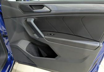 Подержанный автомобиль Volkswagen Tiguan 2021 года (25 фото)