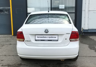 Подержанный автомобиль Volkswagen Polo Sedan 2010 года (6 фото)