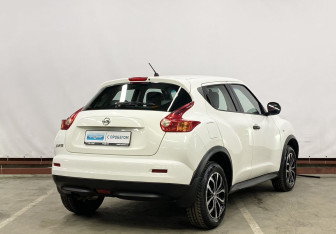 Подержанный автомобиль Nissan Juke 2014 года (5 фото)