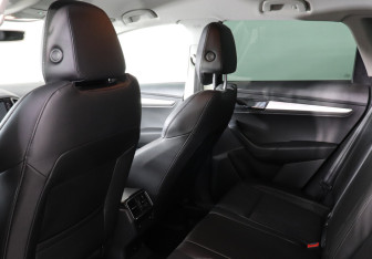 Подержанный автомобиль Skoda Karoq 2020 года (12 фото)