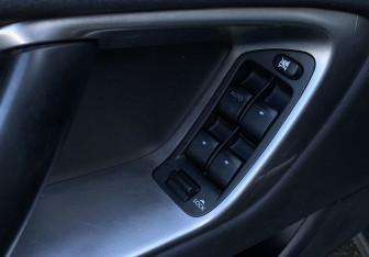 Подержанный автомобиль Subaru Outback Wagon 2006 года (13 фото)