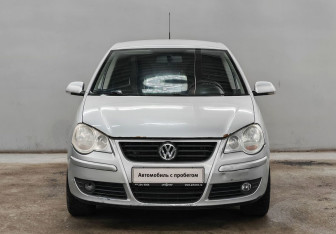 Подержанный автомобиль Volkswagen Polo Hatchback 2008 года (2 фото)