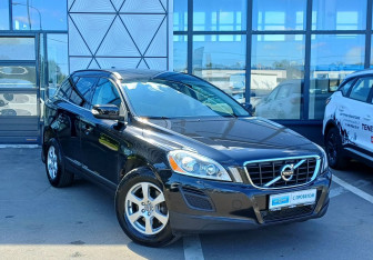 Подержанный автомобиль Volvo XC60 2011 года (3 фото)