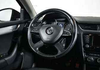 Подержанный автомобиль Skoda Octavia Wagon 2014 года (13 фото)