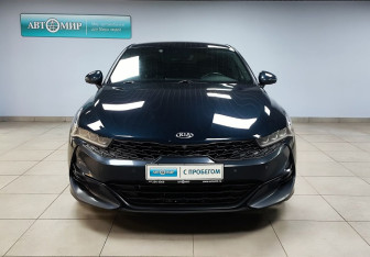 Подержанный автомобиль Kia K5 2021 года (2 фото)