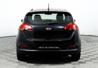 Подержанный автомобиль Kia Ceed Hatchback 2014 года (6 фото)