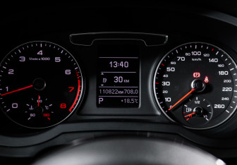 Подержанный автомобиль Audi Q3 2018 года (11 фото)