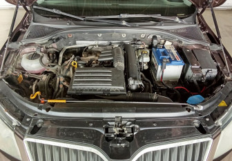 Подержанный автомобиль Skoda Octavia Liftback 2014 года (17 фото)