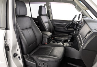 Подержанный автомобиль Mitsubishi Pajero 2018 года (23 фото)