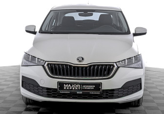 Подержанный автомобиль Skoda Rapid Liftback 2021 года (2 фото)