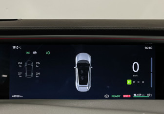 Подержанный автомобиль Avatr 11 2023 года (11 фото)