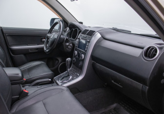 Подержанный автомобиль Suzuki Grand Vitara 2011 года (9 фото)