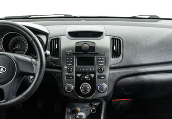 Подержанный автомобиль Kia Cerato Sedan 2012 года (8 фото)