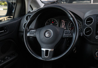 Подержанный автомобиль Volkswagen Golf Plus 2011 года (11 фото)