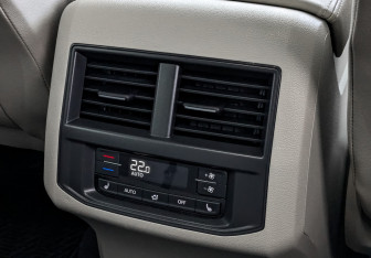 Подержанный автомобиль Volkswagen Teramont 2021 года (30 фото)