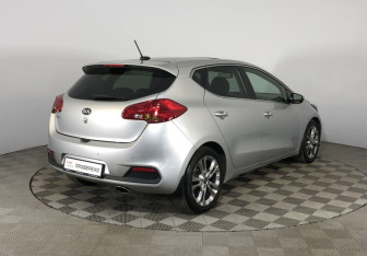 Подержанный автомобиль Kia Ceed Hatchback 2012 года (5 фото)