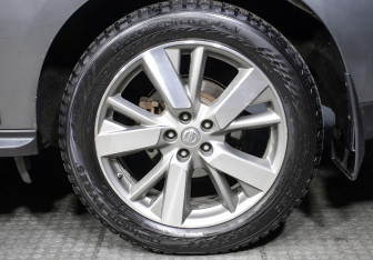 Подержанный автомобиль Nissan Pathfinder 2016 года (27 фото)