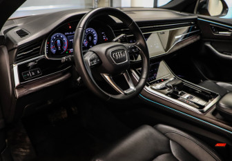 Подержанный автомобиль Audi Q8 2018 года (7 фото)