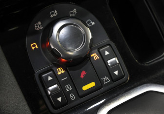 Подержанный автомобиль Land Rover Discovery 2009 года (19 фото)