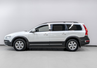 Подержанный автомобиль Volvo XC70 2014 года (8 фото)