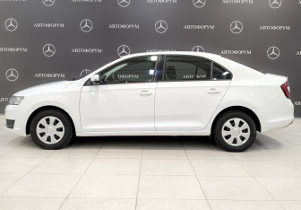 Подержанный автомобиль Skoda Rapid Liftback 2019 года (8 фото)