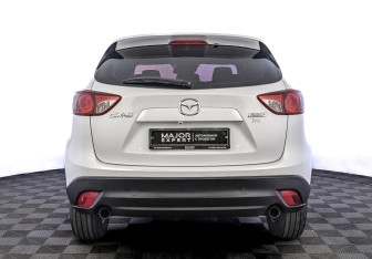 Подержанный автомобиль Mazda CX-5 2015 года (6 фото)