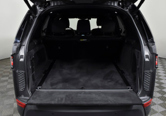 Подержанный автомобиль Land Rover Discovery 2017 года (14 фото)