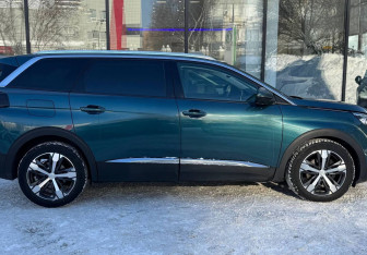 Подержанный автомобиль Peugeot 5008 Suv 2020 года (4 фото)