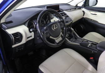 Подержанный автомобиль Lexus NX 2017 года (9 фото)