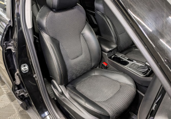 Подержанный автомобиль Москвич 3 2023 года (23 фото)