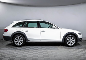 Подержанный автомобиль Audi A4 allroad 2013 года (4 фото)