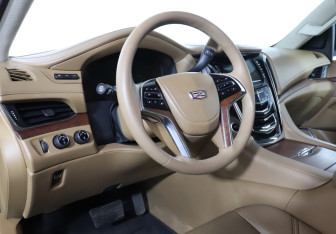 Подержанный автомобиль Cadillac Escalade Suv 2015 года (13 фото)