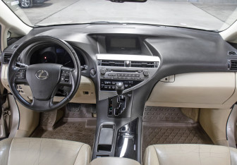 Подержанный автомобиль Lexus RX 2010 года (14 фото)