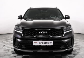 Подержанный автомобиль Kia Sorento 2022 года (2 фото)
