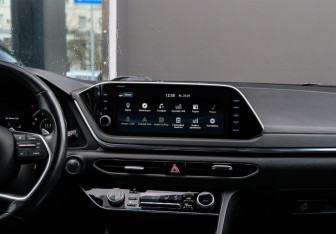 Подержанный автомобиль Hyundai Sonata 2020 года (10 фото)