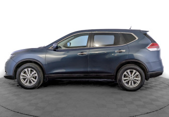 Подержанный автомобиль Nissan X-Trail 2016 года (8 фото)