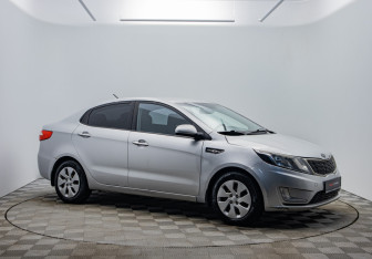Подержанный автомобиль Kia Rio Sedan 2012 года (7 фото)