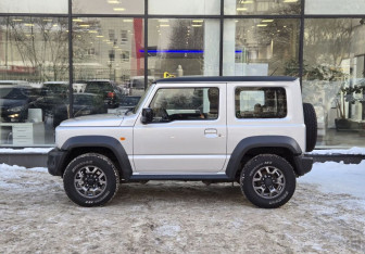 Подержанный автомобиль Suzuki Jimny 2020 года (5 фото)