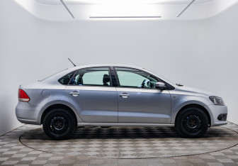 Подержанный автомобиль Volkswagen Polo Sedan 2014 года (6 фото)