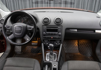 Подержанный автомобиль Audi A3 Hatchback 2009 года (14 фото)