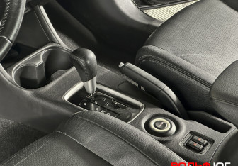 Подержанный автомобиль Mitsubishi Outlander 2012 года (16 фото)